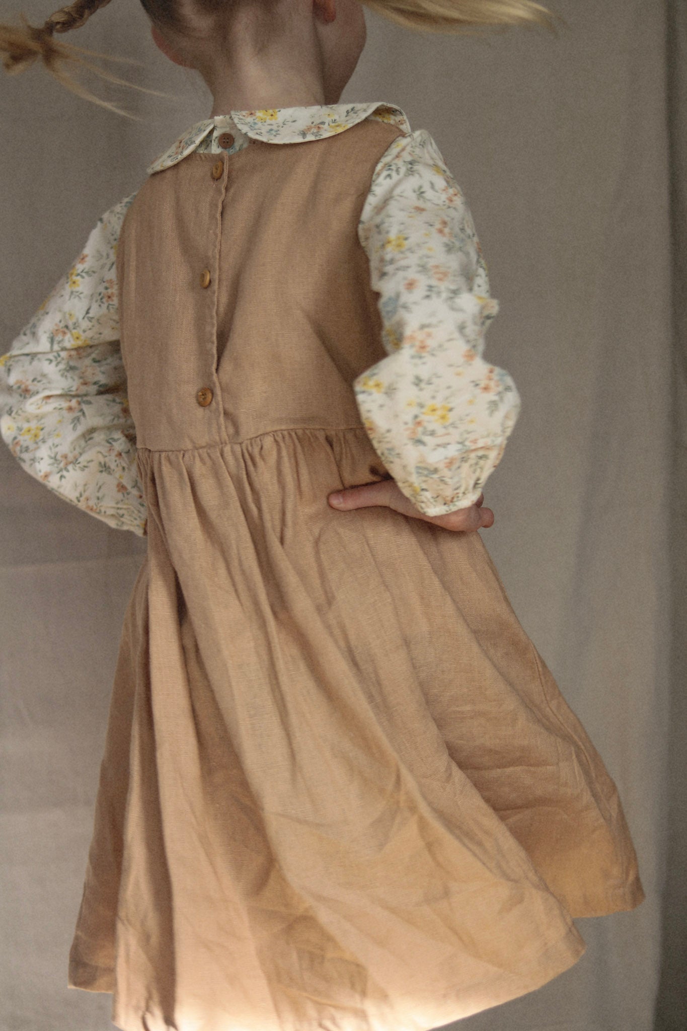 linen sleeveless dress - fawn