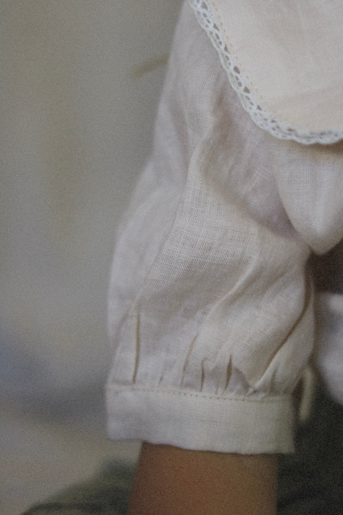 lace-trim blouse - seashell