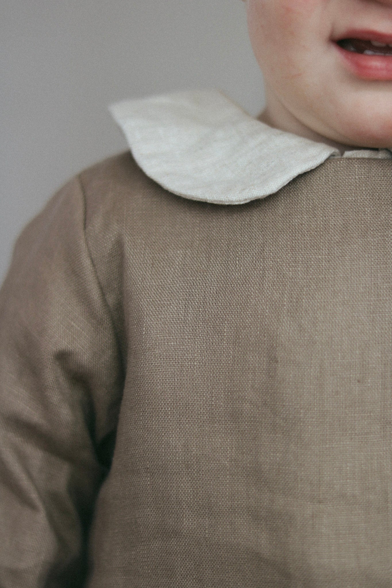 cropped blouse - sand
