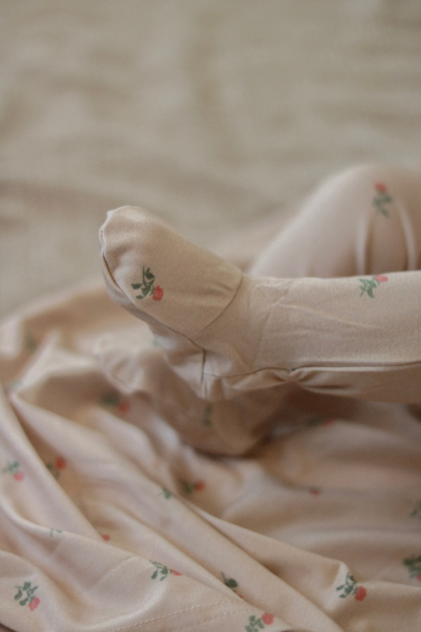 Footie - Rose